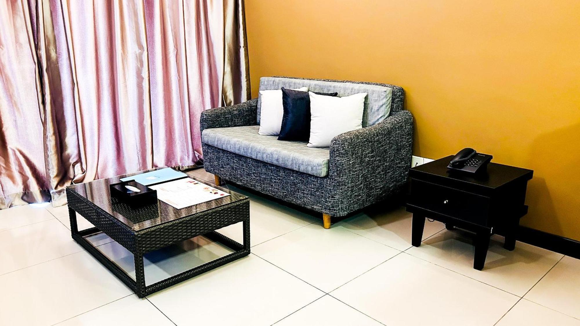 Studio Apartment